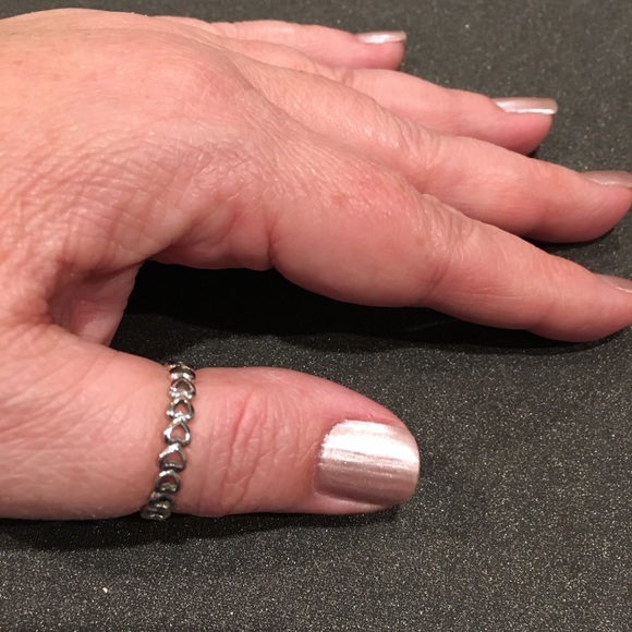 Hollow Heart Ring - Picture 6 of 7